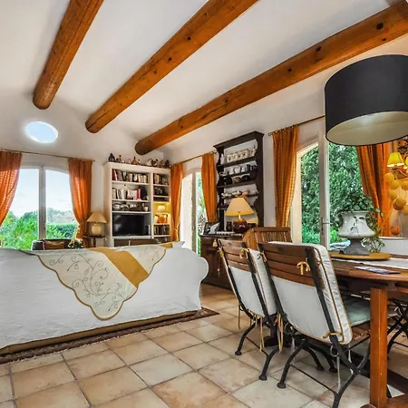 Awesome In Saint-raphael With Wifi * Saint-Raphael (Var)