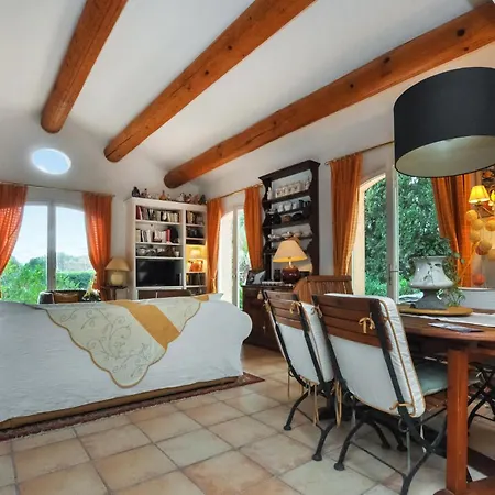 Awesome In Saint-raphael With Wifi Holiday home